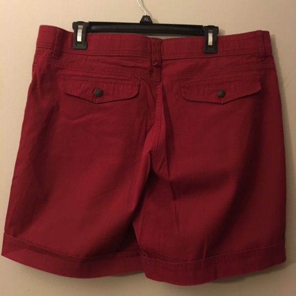womens shorts size 18